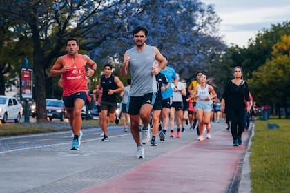 “Yo no sabía si tenía que seguir una carrera universitaria, o trabajar en una oficina, pero encontré ahí lo que más me gustaba: ayudar a otros a través de la actividad física”, dice Diego Real, el factótum de Puesta Punto