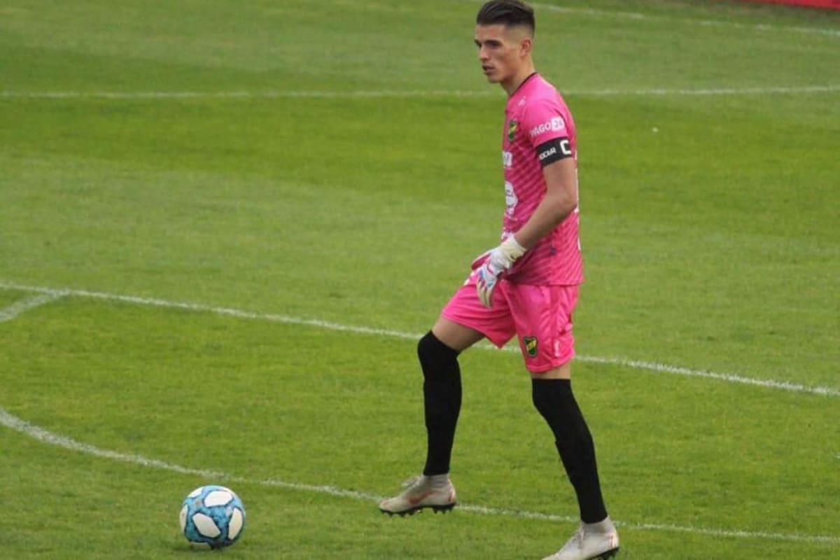 “Yo no salgo jugando para intentar demostrar que puedo hacerlo, lo hago porque le conviene a mi equipo”, dice Unsain, arquero de Defensa y Justicia