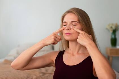 Yoga facial para un rostro firme y tonificado (Foto: Freepik)