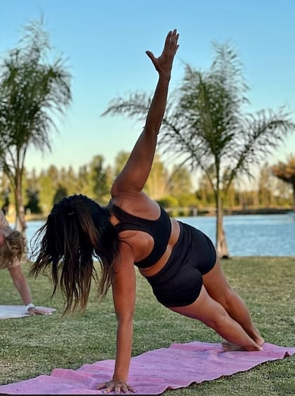 Yoga, una de las actividades de bienestar que proponen