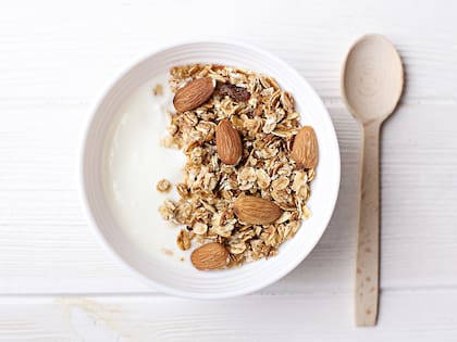 Yogur griego aporta muchas proteínas y grasas
