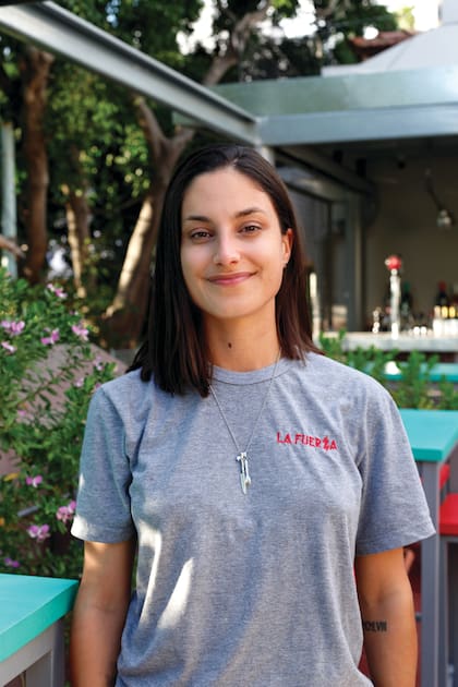 Yohanna Ferraro (28) es profesional gastronómica y hace dos años y medio que trabaja en La Fuerza como jefa de cocina.