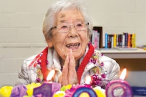 Tiene 110 años, es la mujer japonesa-estadounidense más longeva y revela lo que no falta en su dieta
