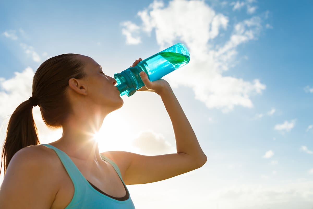 Correr en medio de las altas temperaturas puede traer consecuencias para la salud, para evitarlo, se pueden seguir una serie de pasos