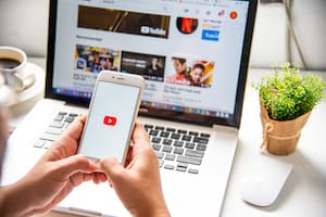 YouTube comenzó a testear una función que reproduce de forma automática con audio los videos de la página de inicio