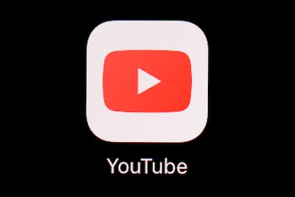 YouTube prueba con las notas contextualizando videos creadas por la comunidad, como tiene X (la ex Twitter)