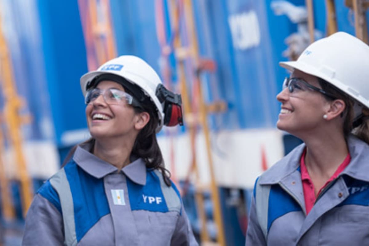 YPF busca pasantes y empleados para sumar a su empresa
