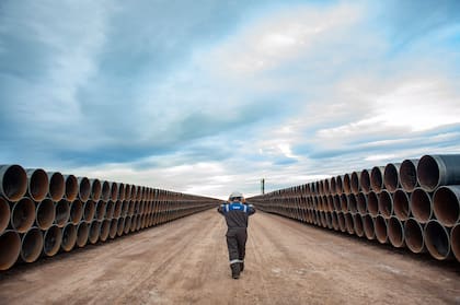 YPF recibió ofertas de más de siete empresas para poner en marcha la construcción del oleoducto Vaca Muerta Sur