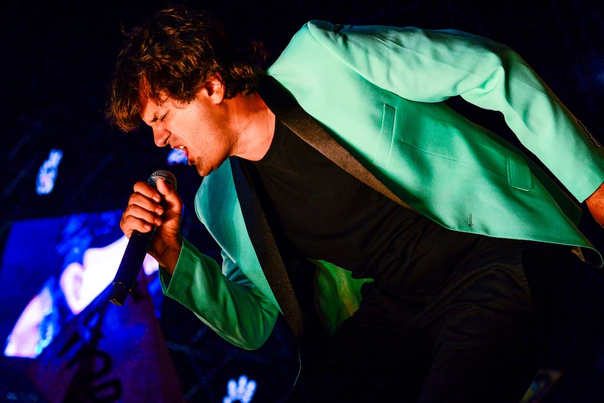 YPF Serviclub vuelve a invitarte a ser parte del Cosquín Rock, pero esta vez, desde la comodidad de tu casa.