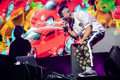 Ysy A y C.R.O. siguieron los pasos de Duki y Paulo Londra y volvieron a llevar al trap a la calle Corrientes