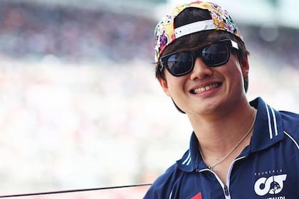 Yuki Tsunoda, relajado antes de una carrera