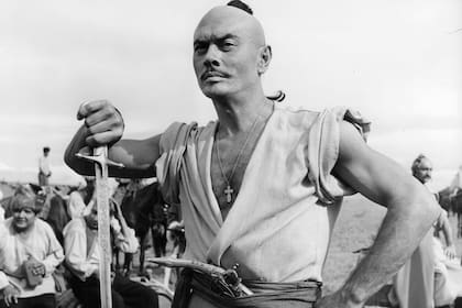 Yul Brynner holding sword in a scene from the film 'Taras Bulba', 1962. (Photo by United Artists/Getty Images)