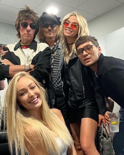 Yulia al lado de Johnny Depp (Foto: Instagram/@nikol_trety)