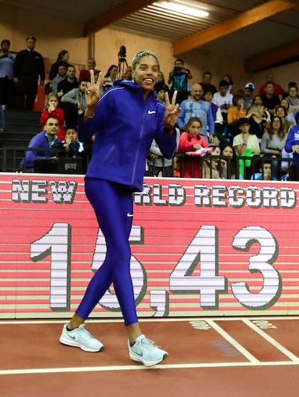 Yulimar Rojas se entreña en España al mando de una gloria del atletismo, el cubano Iván Pedroso.