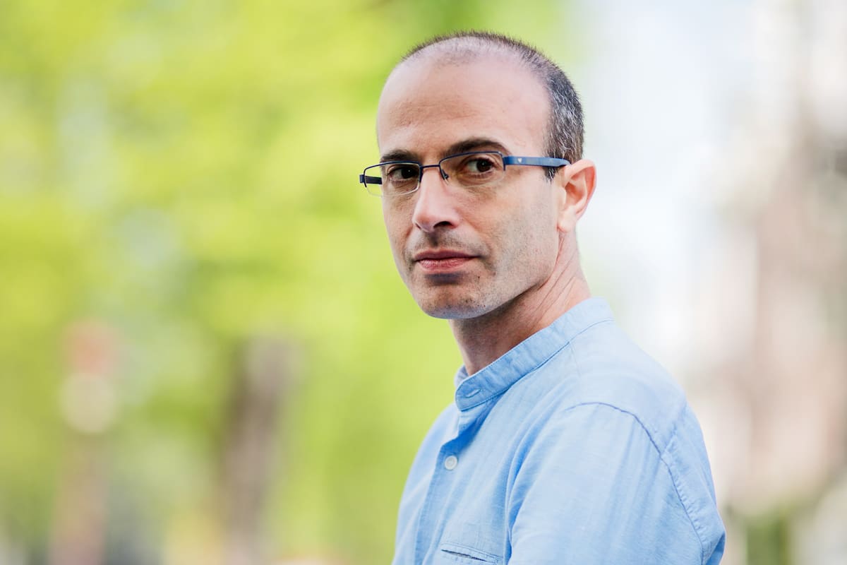 Yuval Noah Harari escribió una columna en un medio británico donde analiza el conflicto entre Rusia y Ucrania y augura una derrota de Vladimir Putin