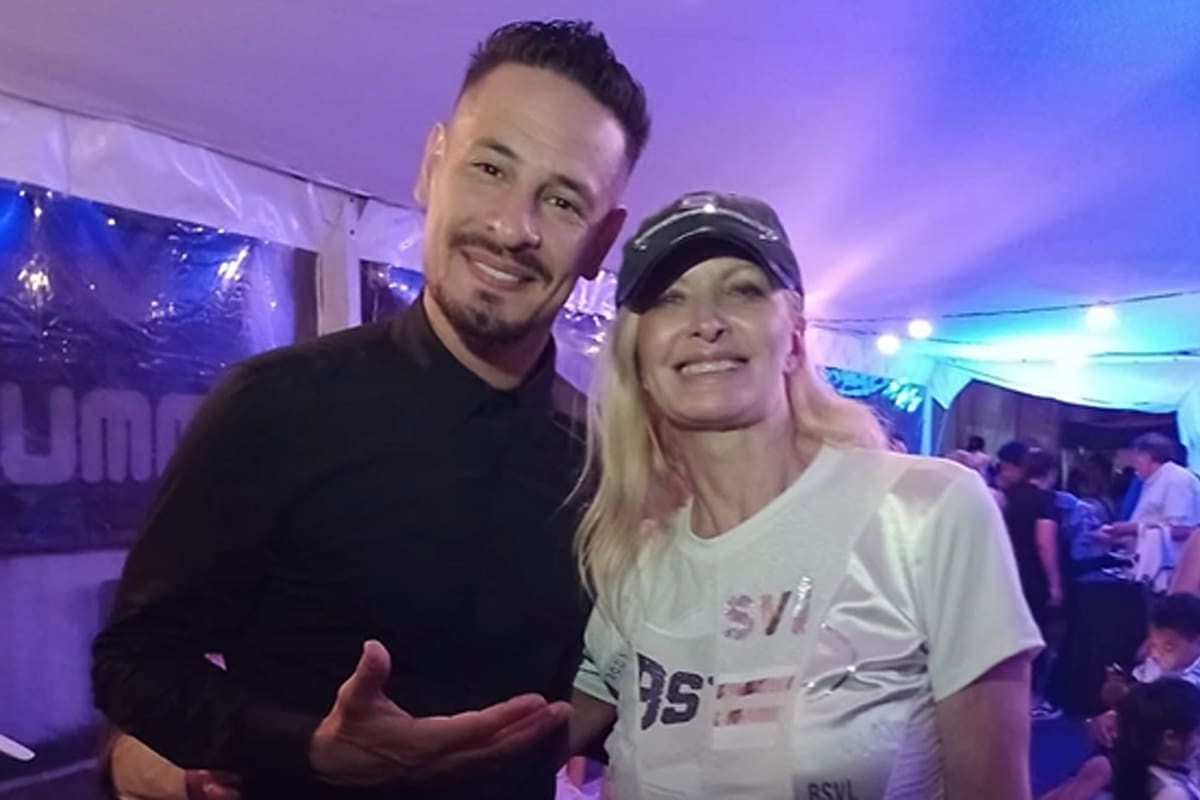 Yuyito González junto al cantante Rodrigo Tapari