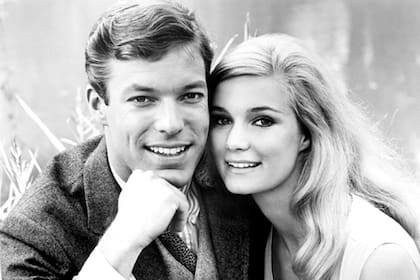 Yvette Mimieux junto a Richard Chamberlain