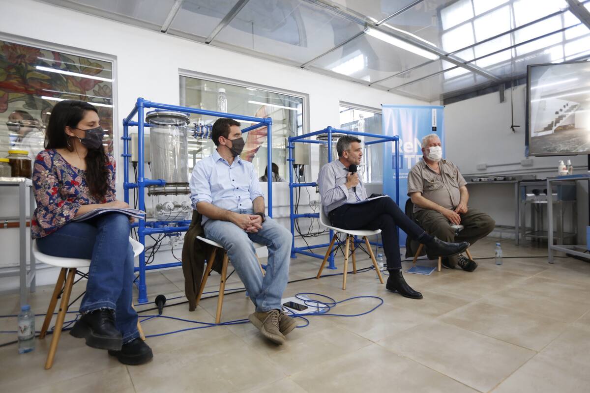 Zabaleta, este lunes, acompañado por Esteban "Gringo" Castro