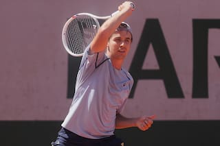 Zachary Svajda avanza a segunda semana de Roland Garros y honra a su padre fallecido