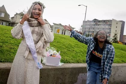 Zainab Bansfield, la ganadora del concurso, se llevó un premio de US$40 y productos para el cuidado del cabello (Brontë Wittpenn)