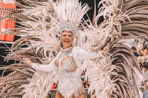 Zaira Contavalle, la primera figura y embajadora de la comparsa Bella Samba, fundada por su padre. “Desde la panza estoy en el carnaval”, cuenta con orgullo.