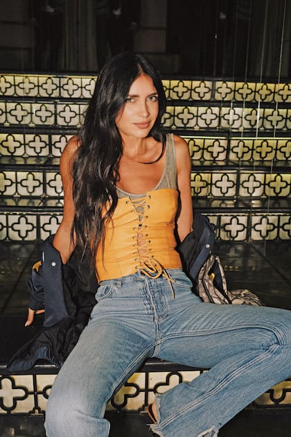 Zaira Nara bailó toda la noche con amigos