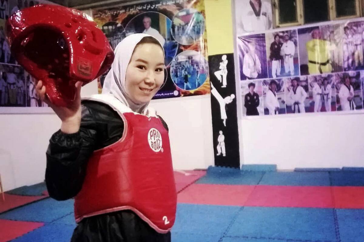 Zakia Khudadadi, taekwondista afgana que iba a participar en os Juegos Paralímpicos y no podrá viajar a partir del golpe de Estado del movimiento talibán.