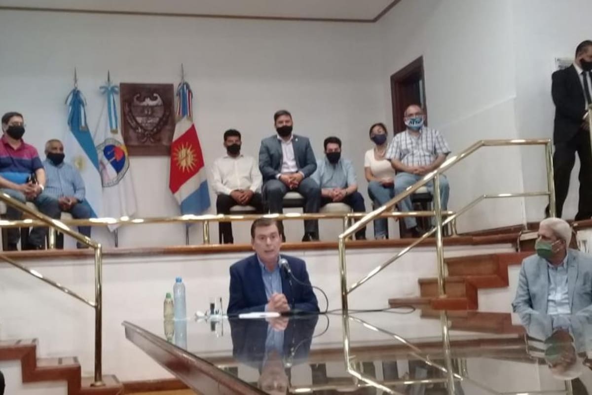 Zamora anunció el pago de un bono de 34 mil pesos y un aumento salarial del 47% para el año próximo