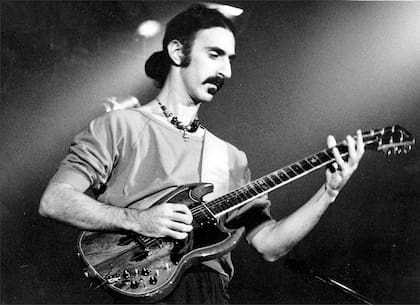 Zappa falleció en 1993 producto de un cáncer de próstata. Fue uno de los músicos más influyentes del siglo XX