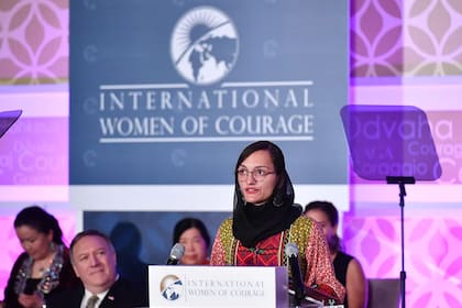 Zarifa Ghafari, la alcaldesa más joven de Afganistán, teme por su vida