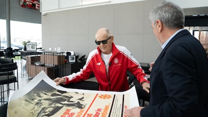 Zasada estuvo en el Porsche Center con directivos de la marca y periodistas en la antesala de la carrera
