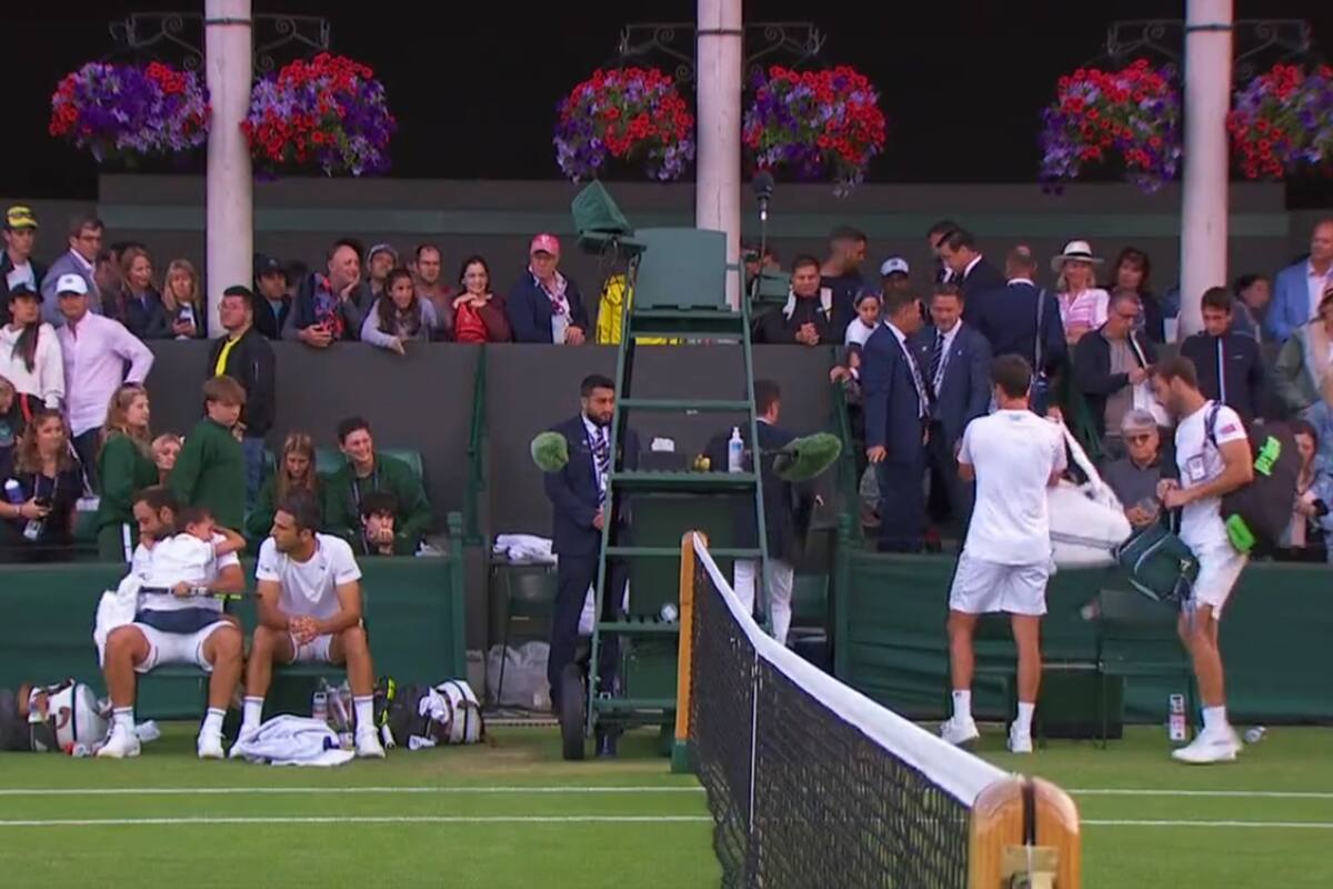 Zeballos y Granollers, de pie, tras la victoria sobre Cabal y Farah; el argentino tuvo un gran gesto en el court 4 del All England