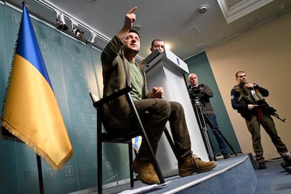 Zelenski habló con los medios en Kiev