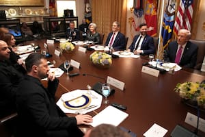 Zelensky conversa con Trump en la Casa Blanca