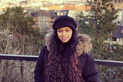 Zena Jones no podrá visitar a su familia hasta que no se resuelva su situación