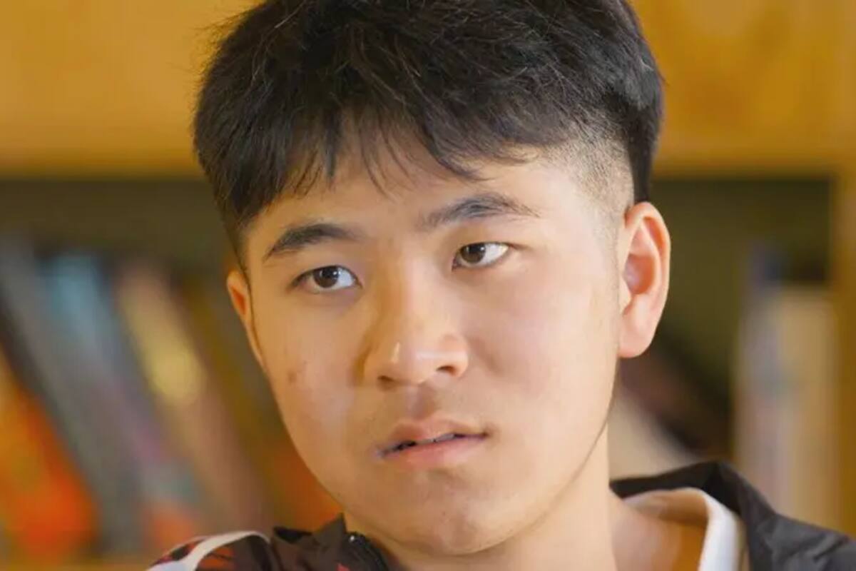 Zhang Junjie levantó una hoja de papel en blanco para simbolizar la censura y fue enviado a un hospital psiquiátrico