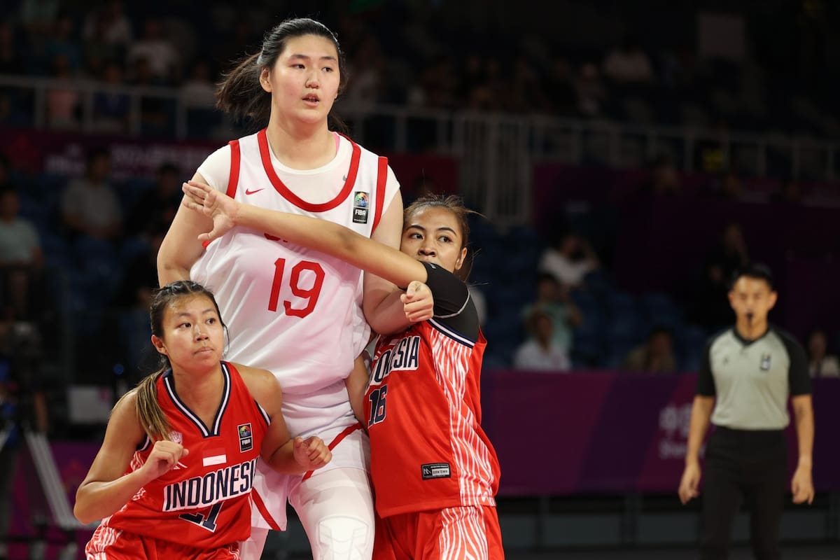 Zhang Ziyu deslumbra al mundo del básquetbol con una talla increíble y hasta la comparan con Yao Ming