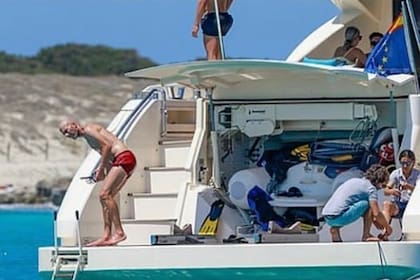 Zidane, a punto de sumergirse en el Mediterráneo. Crédito: Instagram
