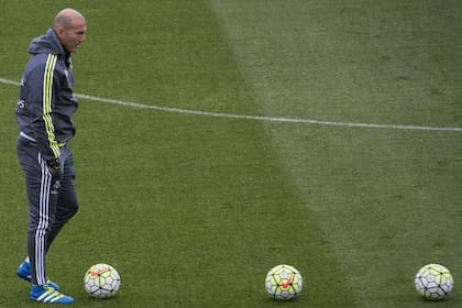 Zidane sólo quiere pensar en lo que sucede con su equipo