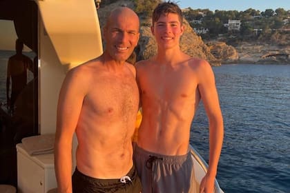 Zinedine con Elyaz, su hijo de 15 años