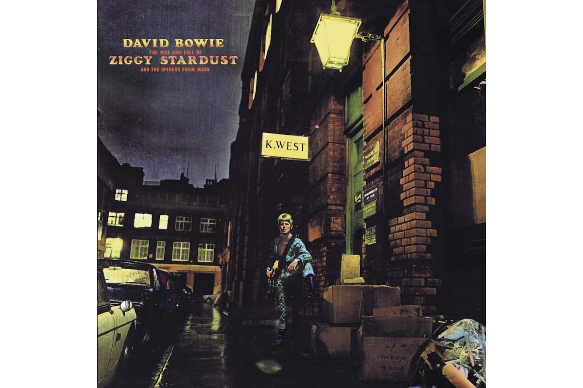Ziggy Stardust and the Spiders from Mars es el álbum de 1972 de David Bowie