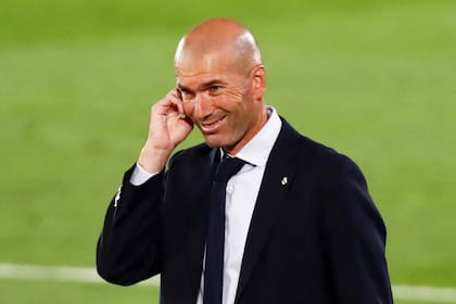 Zinedine Zidane sonriente, en una imagen de archivo