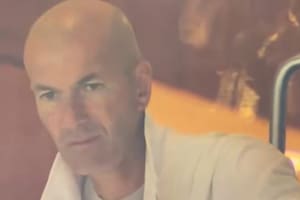 La cara de decepción de Zidane por la goleada argentina y la mala actuación de su hijo arquero