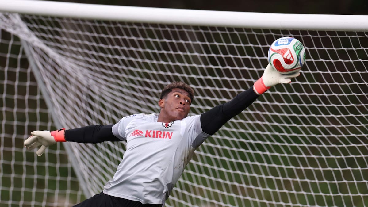 La historia de Zion Suzuki, el arquero que pudo jugar para tres países y eligió a Japón para ir al Mundial