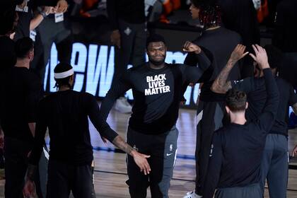 Zion Williamson, una de las promesas de la NBA con la remera que lleva la leyenda de Black Lives Matter en un pedido que se hizo por parte de todos los protagonistas