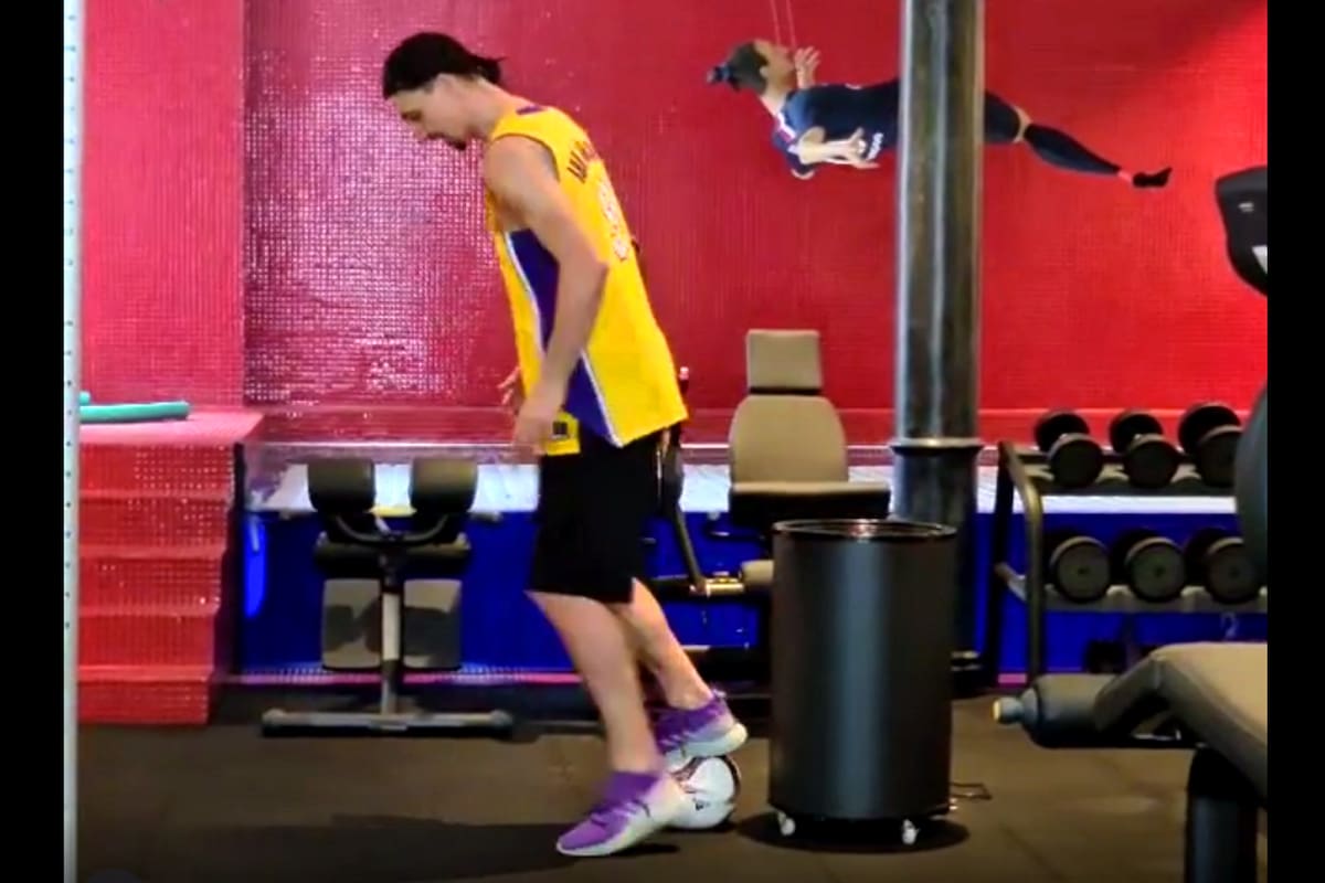Zlatan haciendo el desafío.