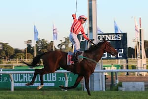 Zodiacal, montado por Luciano Cabrera, ganó el GP Jockey Club (G1) en San Isidro, menos de un mes después de salir de perdedor.