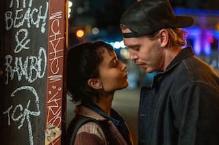 El East Village, punks y mafia, todo lo que el director Darren Aronofsky mejor sabe hacer