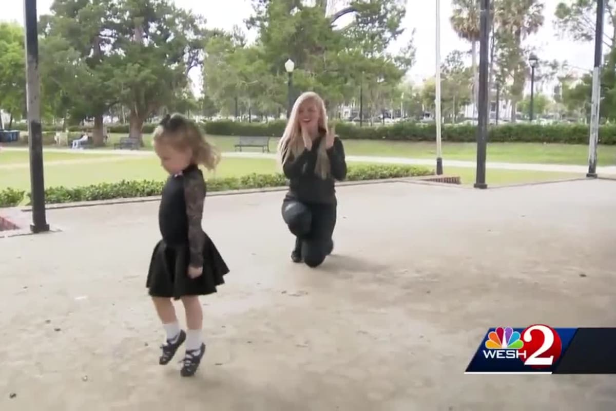 Zoe, la pequeña de 3 años que arrasa en redes sociales haciendo bailes irlandeses