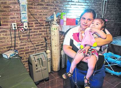 Zoe tiene casi dos años, es electrodependiente y vive en Arroyo Seco, Santa Fe